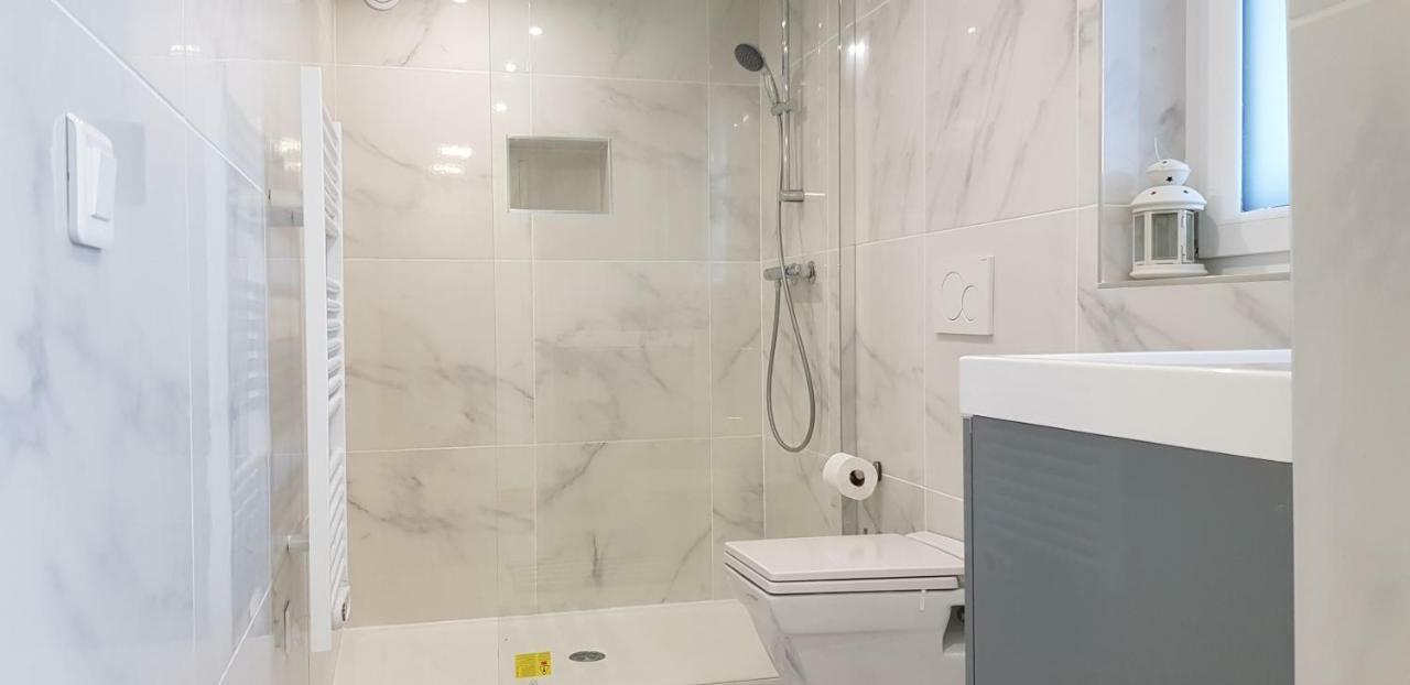 100M2 2 Chambres 8 Personnes - Grand Parking Et Terrasse Privee - Proche Cdg-Parc Expositions-Paris-Asterix-Disney Villepinte  Dış mekan fotoğraf